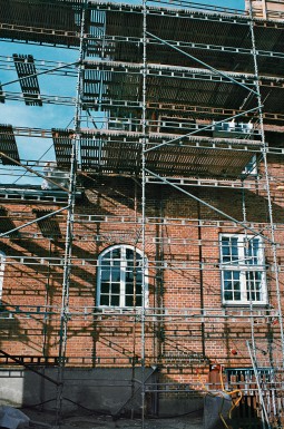 Hovedbygningen udenfor