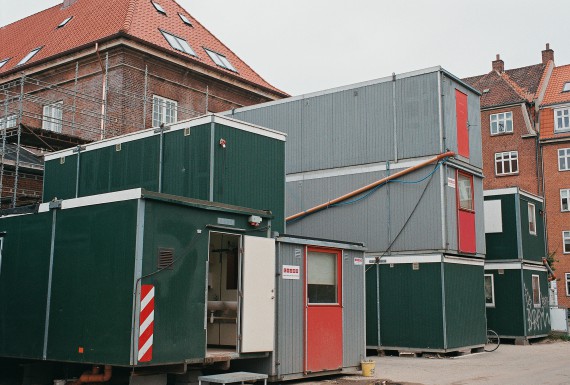 Hovedbygningen udenfor