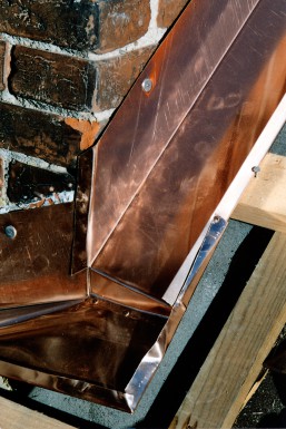 Kobberarbejdet på hovedtårnet